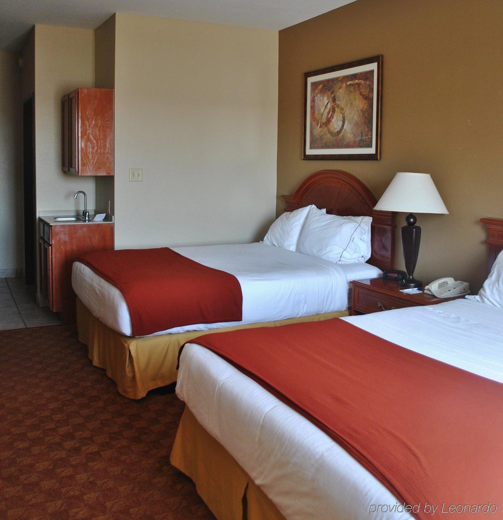 Holiday Inn Express Hotel And Suites Abilene By Ihg Habitación foto